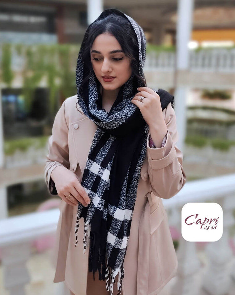 شال موهر صابونی سیاه سفید با بافت نرم و گرم، انتخابی شیک و کلاسیک برای فصل‌های سرد. خرید اینترنتی از گالری کاپری با تضمین کیفیت و اصالت کالا.